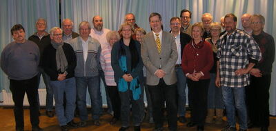 Mitglieder der SPD-Ortsvereine Aumühle, Dassendorf und Hamwarde. In der Mitte: Wolfgang Gruse